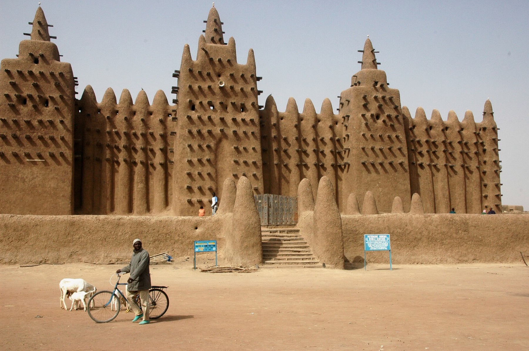 The sculpted earthen facade of the Great Mosque of Djenné